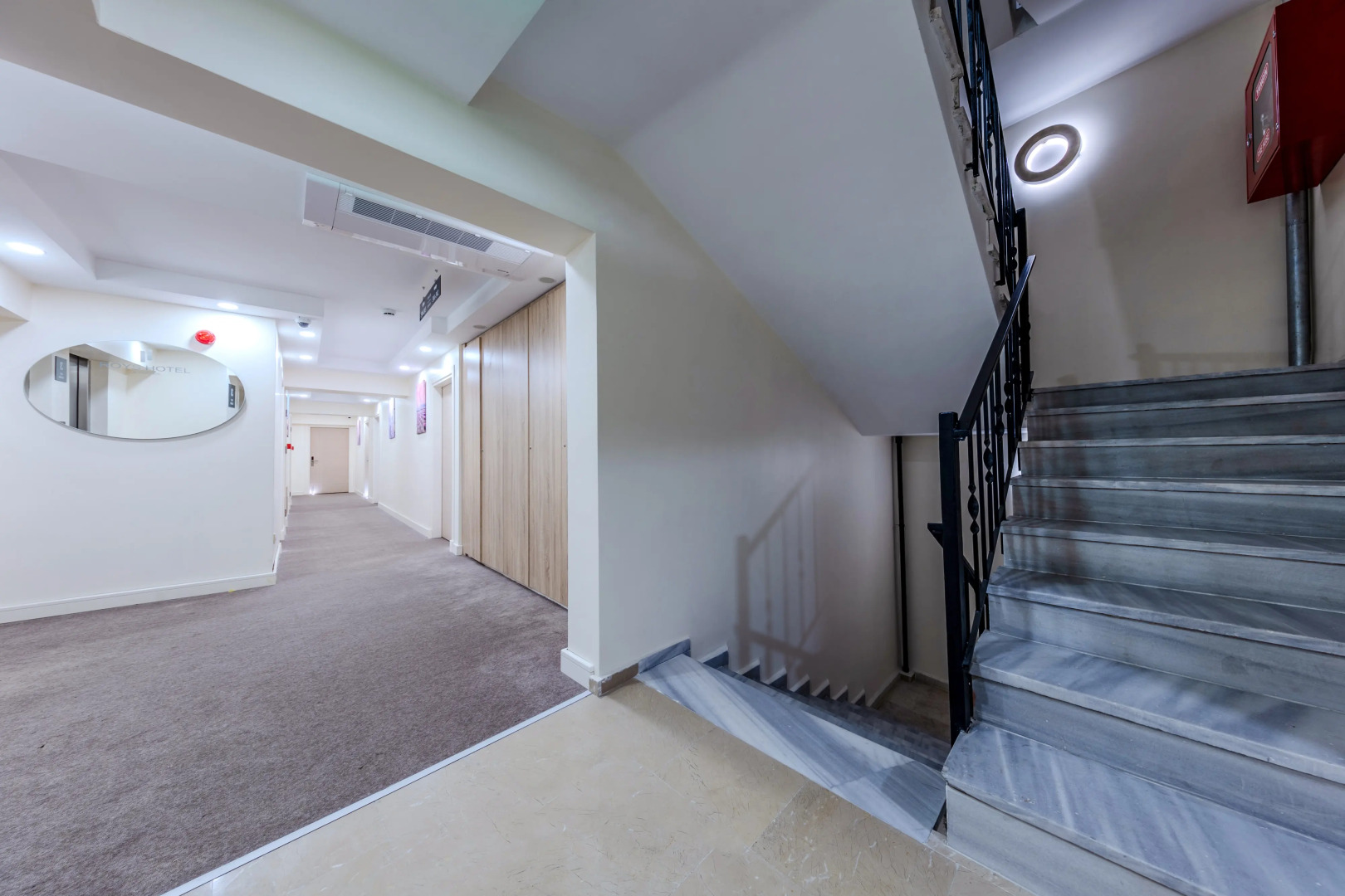 Отель Roys Hotel & Suites