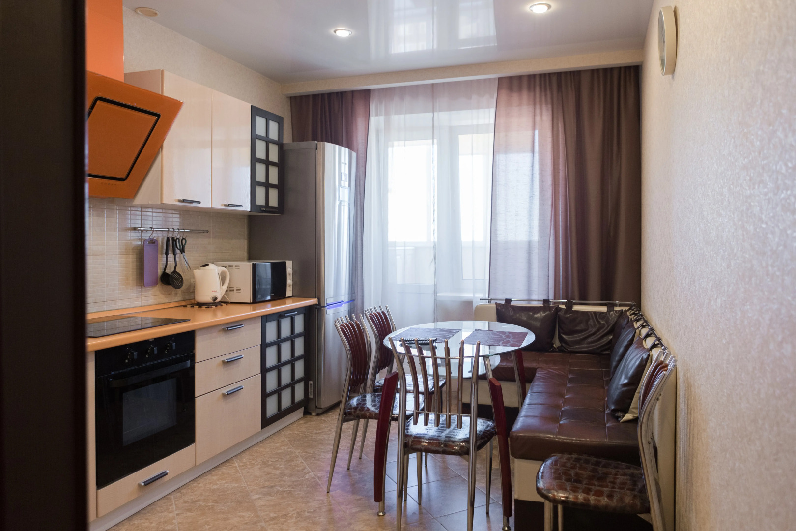 Bulvar 60-Letiya Pobedyi 10 Apartments