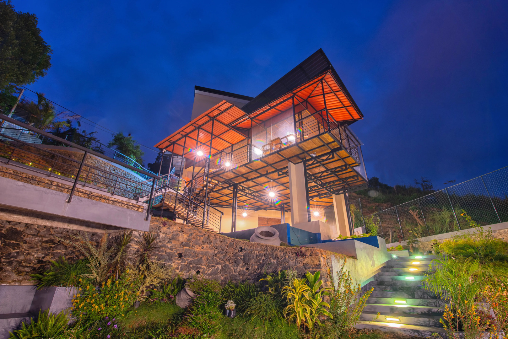 Отель The Cubes Ella