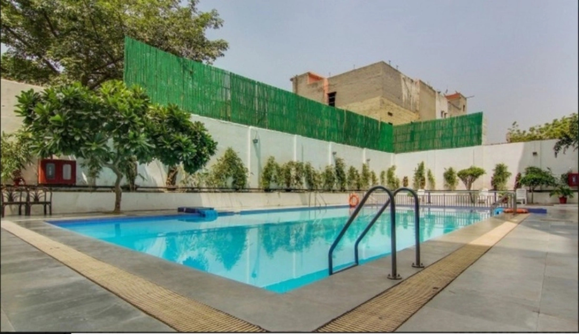 Отель Vibe by The LaLiT Traveler