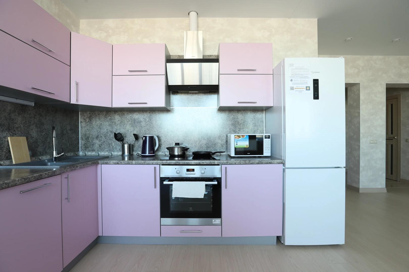 Квартира 3 MaxRealty24 Molodezhnaya 7/1