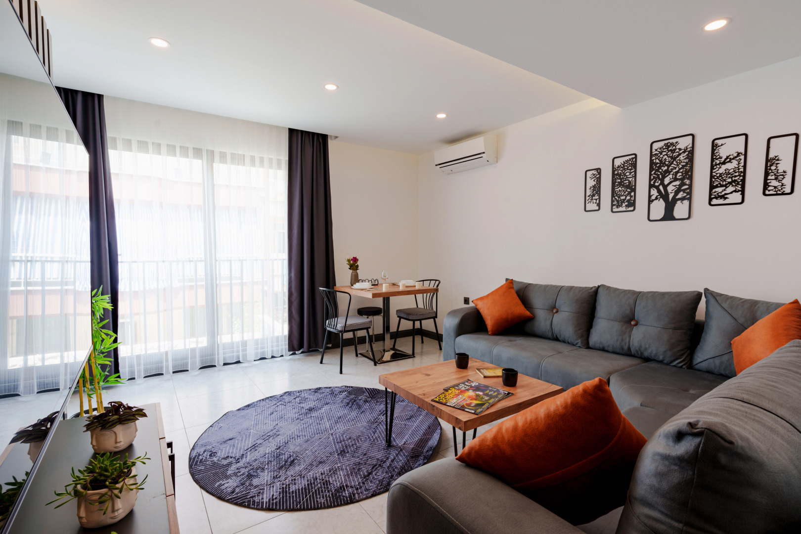 Отель Mrt Suites Lara