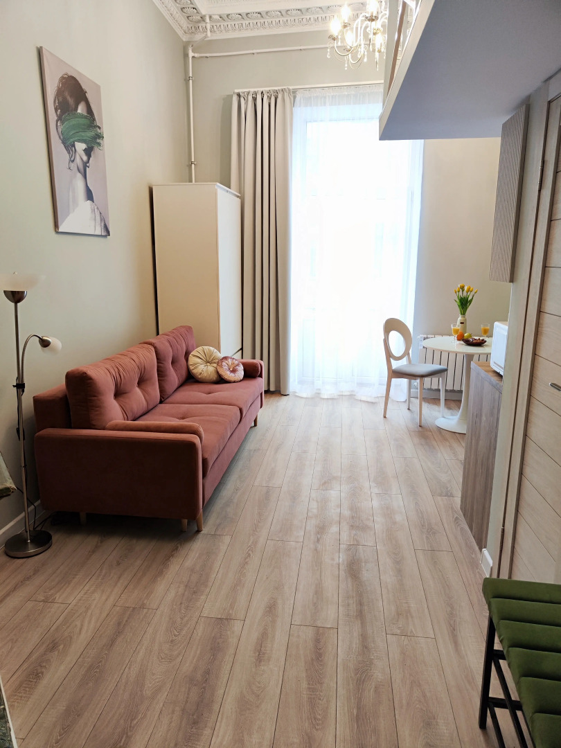 Апартаменты с балконом и камином