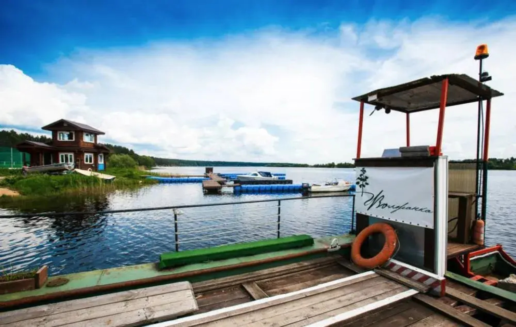 Отель Загородный комплекс  Волжанка