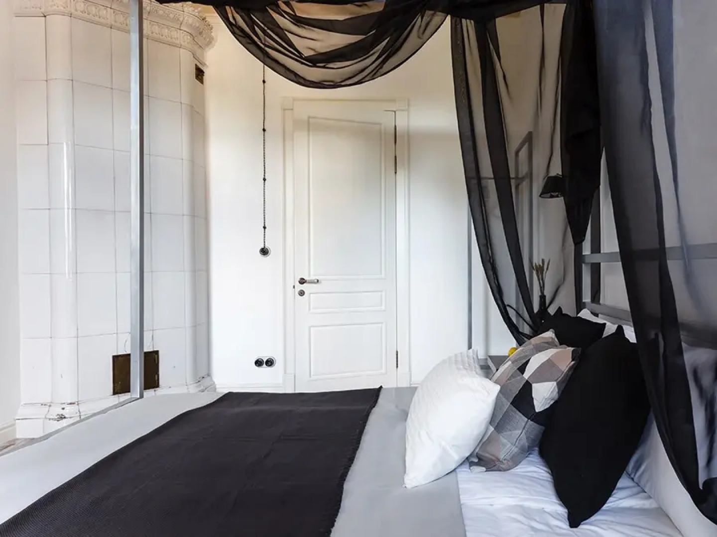 Inretro White by Apartica