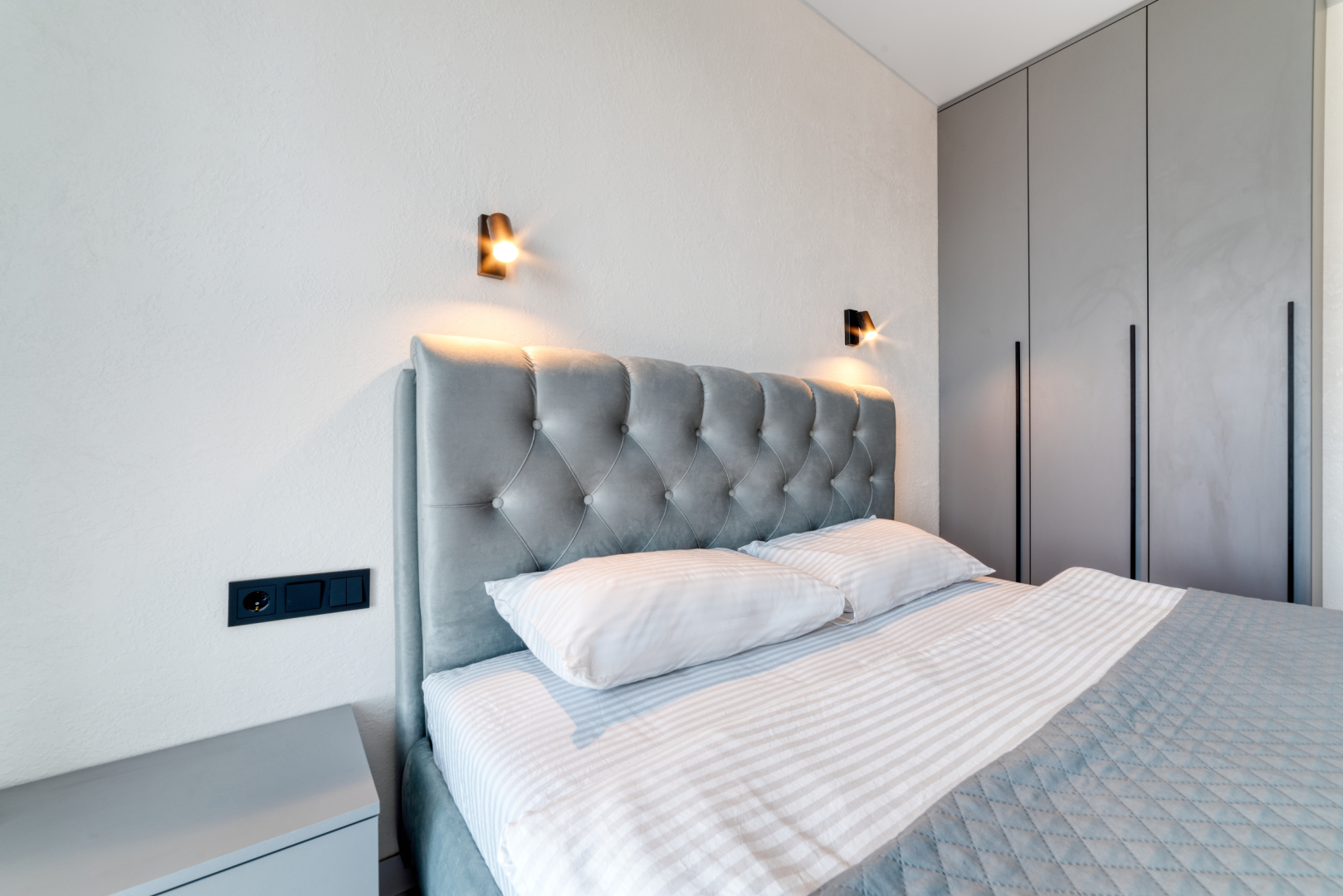 Квартира на сутки Минск Мир Парковка Wi-Fi Кондиционер Кухня объединена с жилой зоной Отдельная спальня