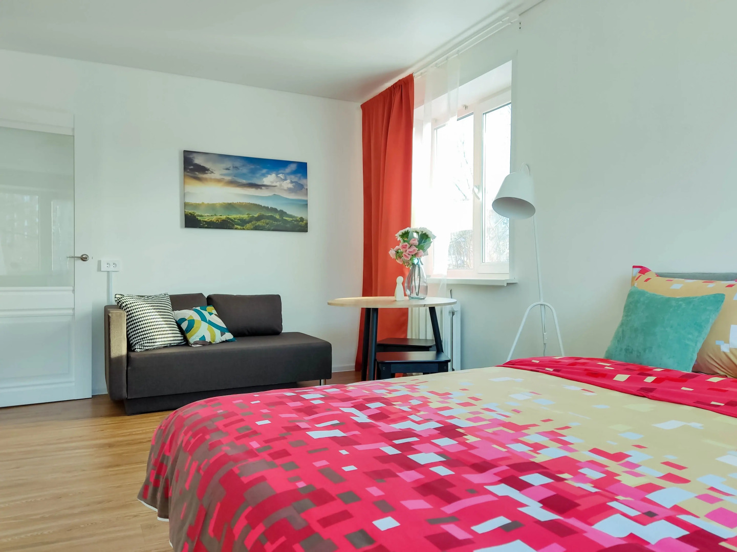 Апартаменты в центре Хорошо как дома! Сеть ЙоХоум