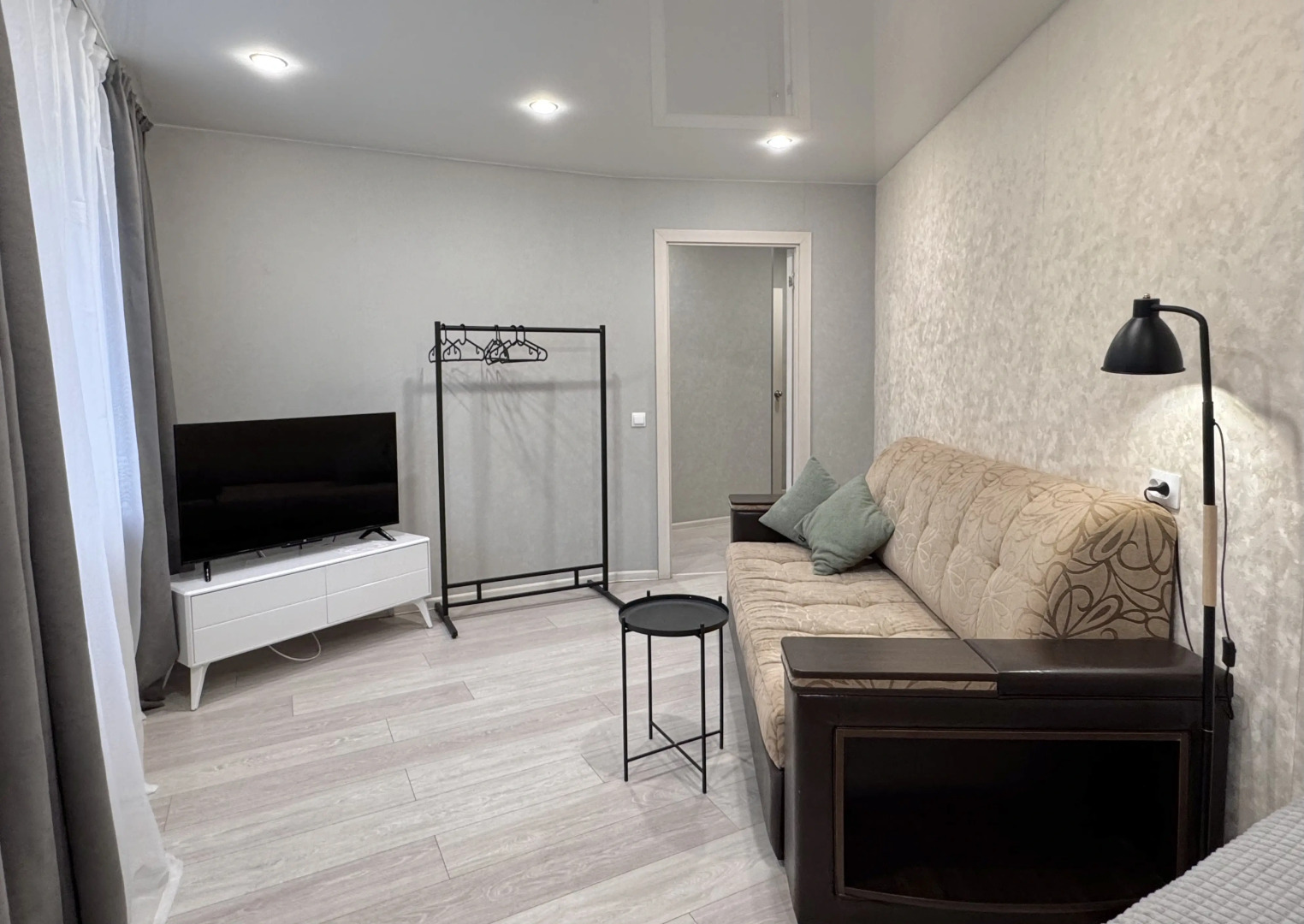 Квартира 2-комнатная с раздельными комнатами на Ленина 42