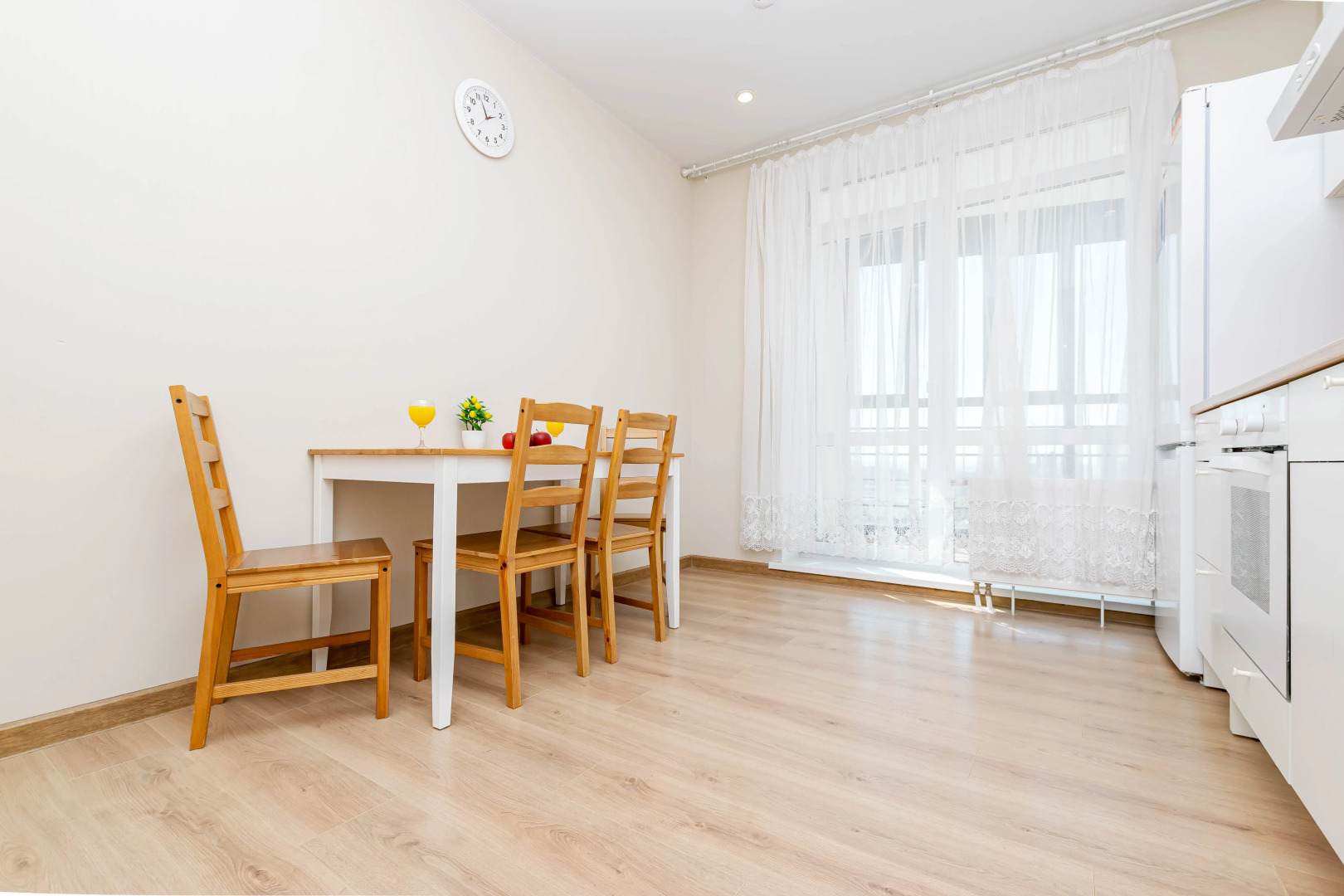 Апартаменты Светлая шикарная трёхкомнатная квартира у Столицы