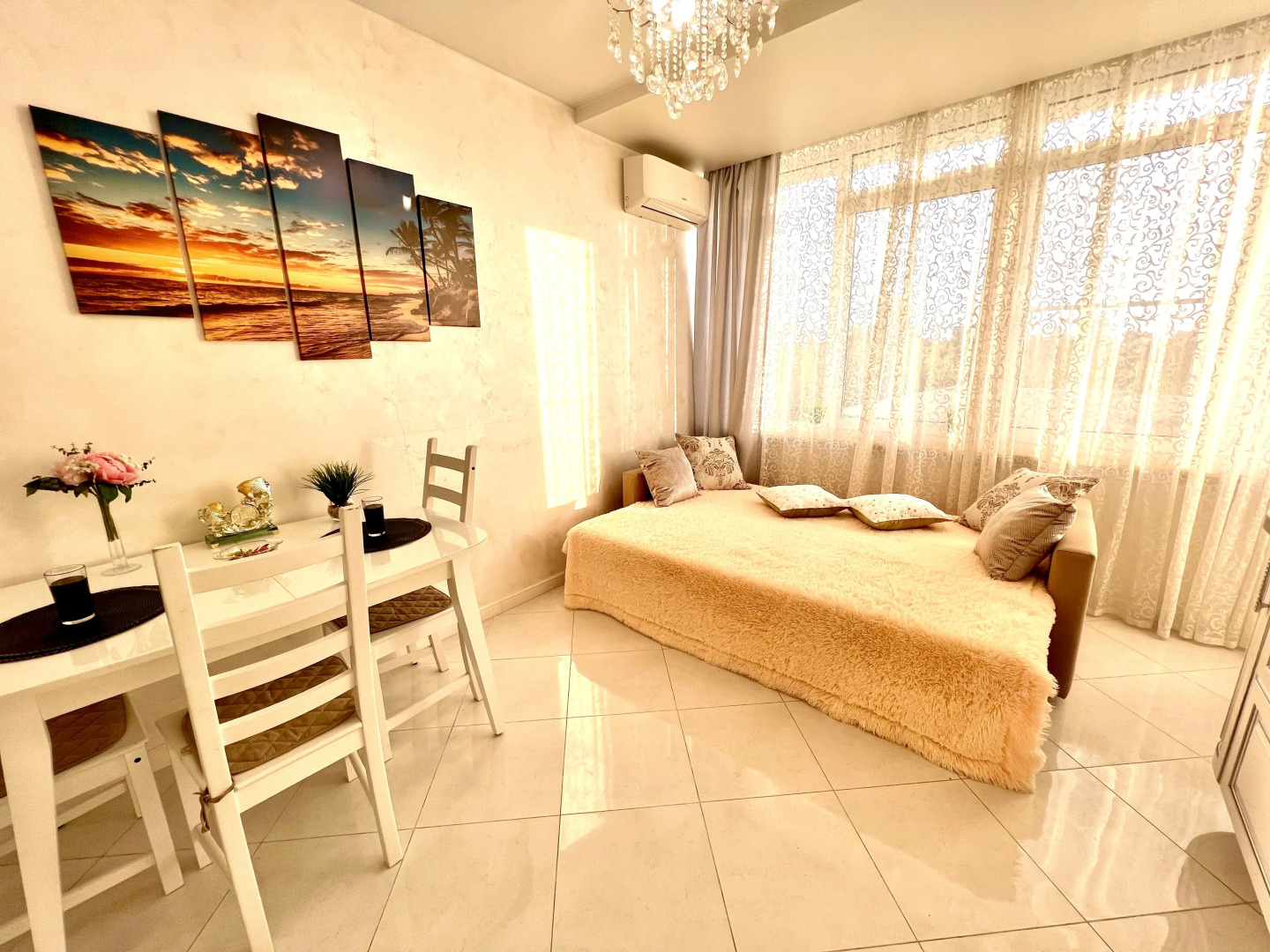 Апартаменты на Ново-Садовой, 106 (лит. О)  с видом на реку Волгу