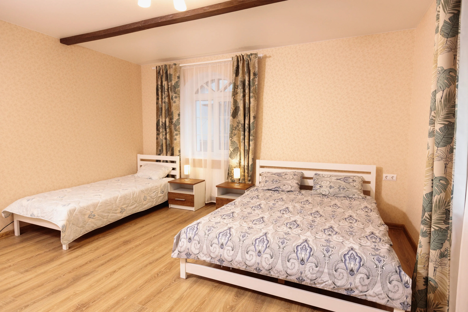 Квартира Двухкомнатная Московская 12