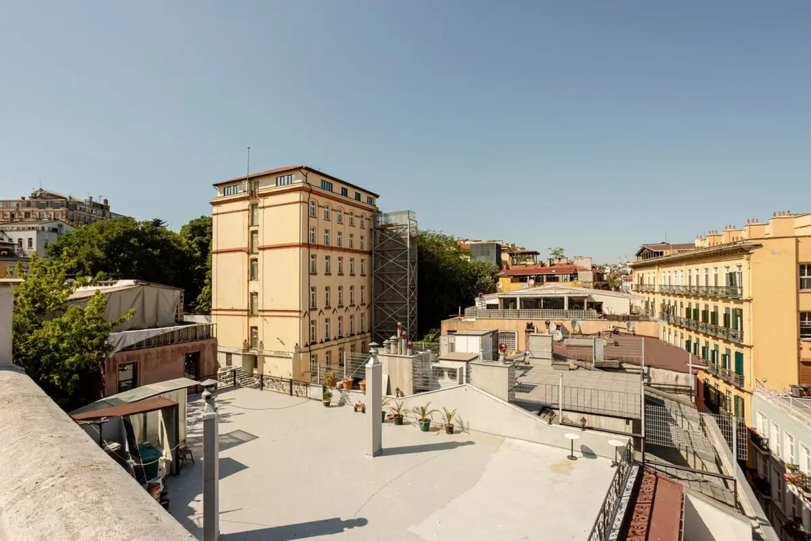 Апартаменты Steps to Galata Tower