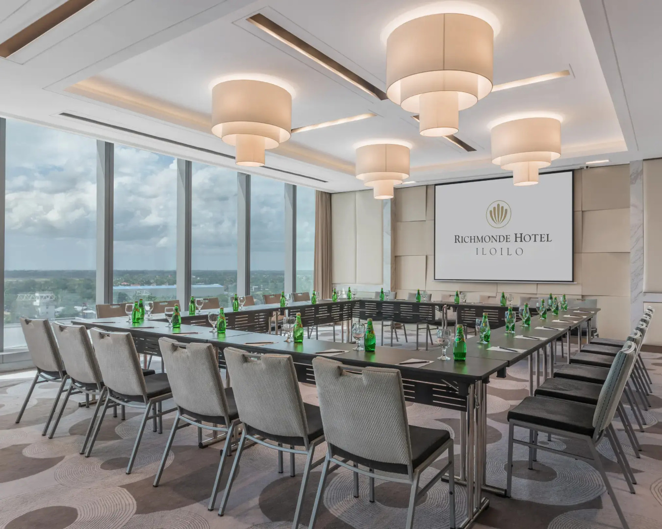 Отель Richmonde Hotel Iloilo