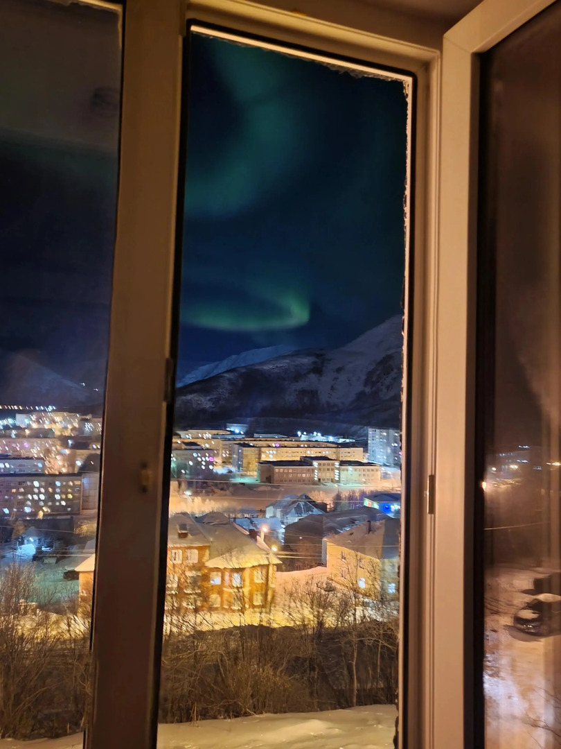 Апартаменты с Потрясающим Видом на Озеро, Горы и Город