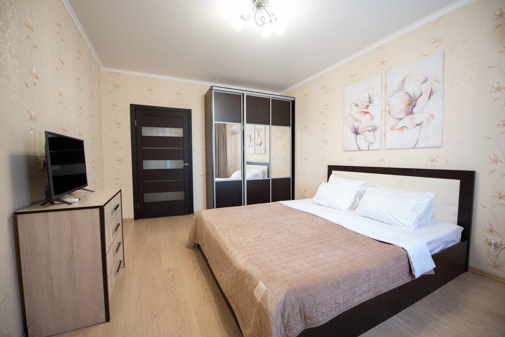 Апартаменты Smile Apartments 2х комнатные в самом центре Западного жилмассива