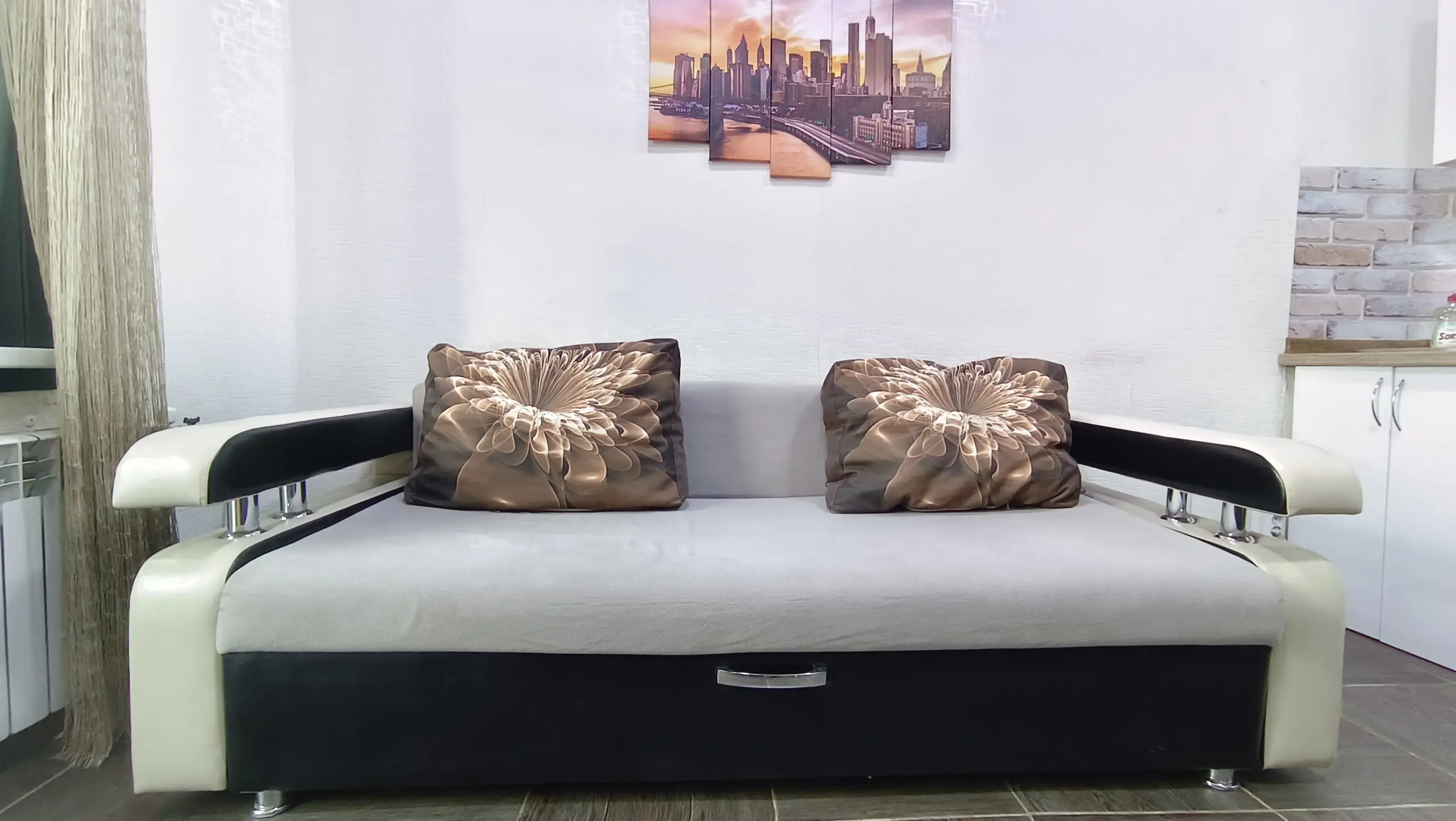 Квартира с Отдельным Входом на Полиграфистов