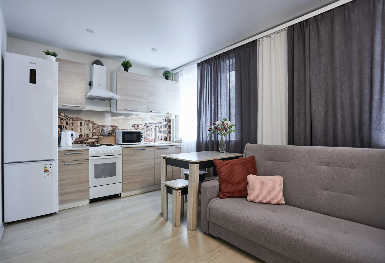 Апартаменты Санфировой 99