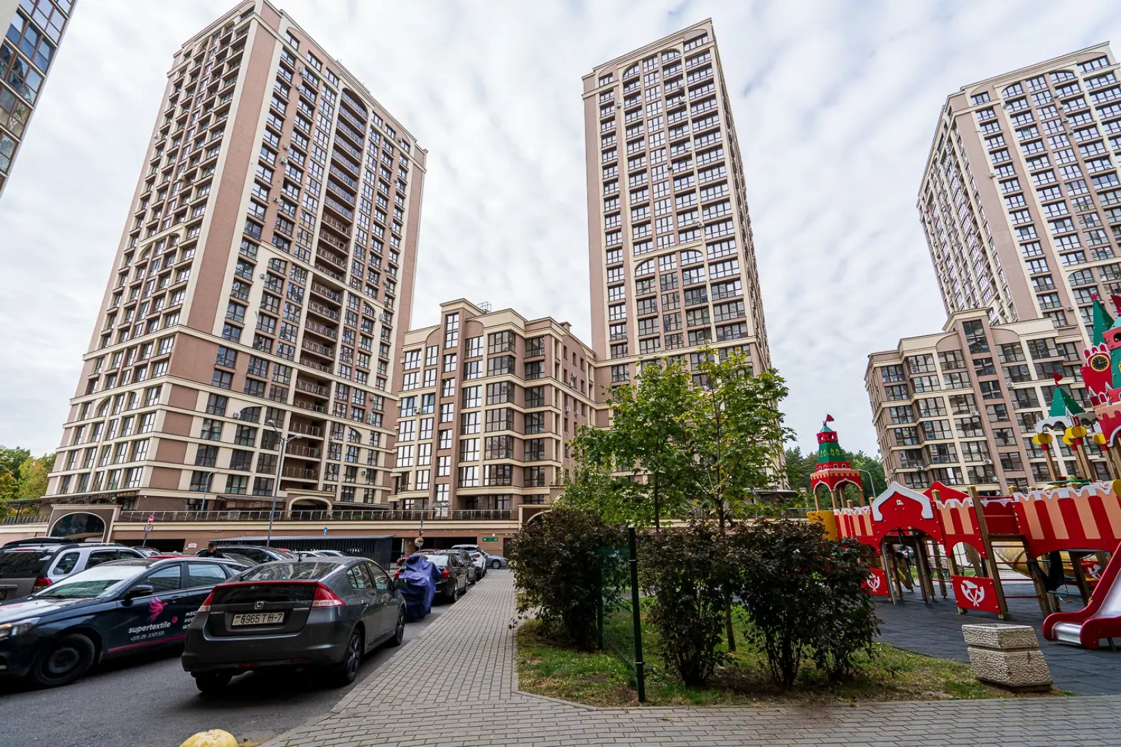 Двухкомнатные Апартаменты Ladgorna на Макаёнка 12к