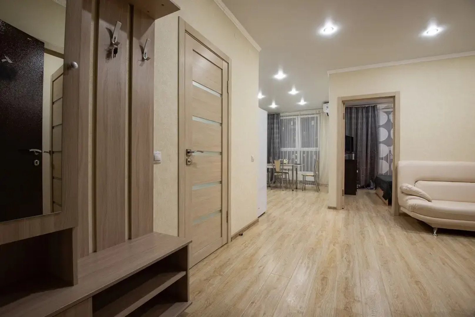 Апартаменты евро2 на Красной в центре города , заселение круглосуточно by Depart Apart