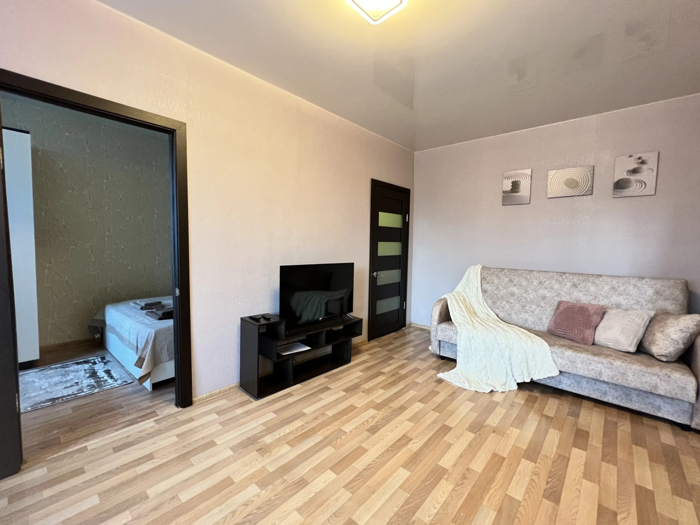 Квартира Просторная двухкомнатная на Каховской