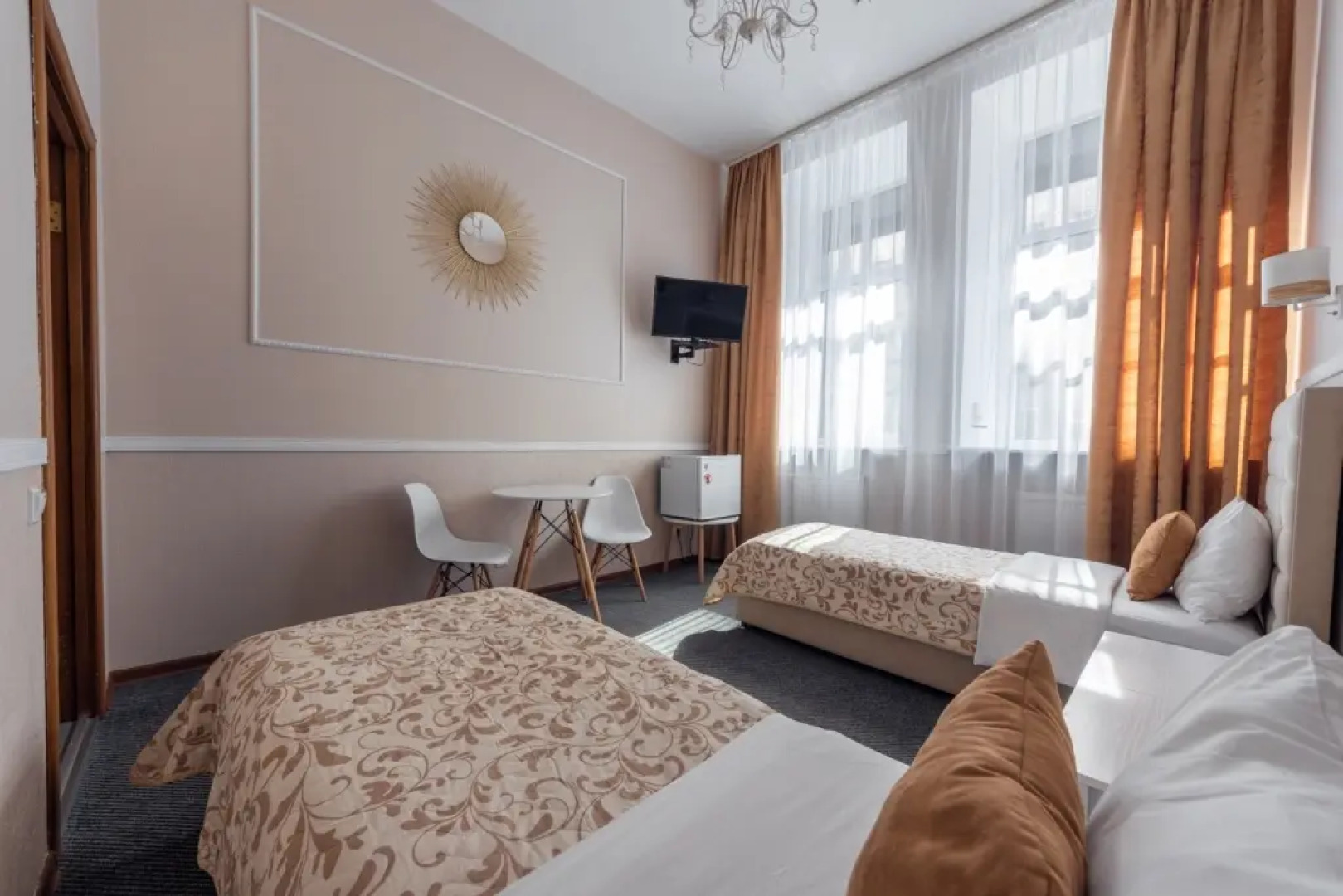 Отель Искра