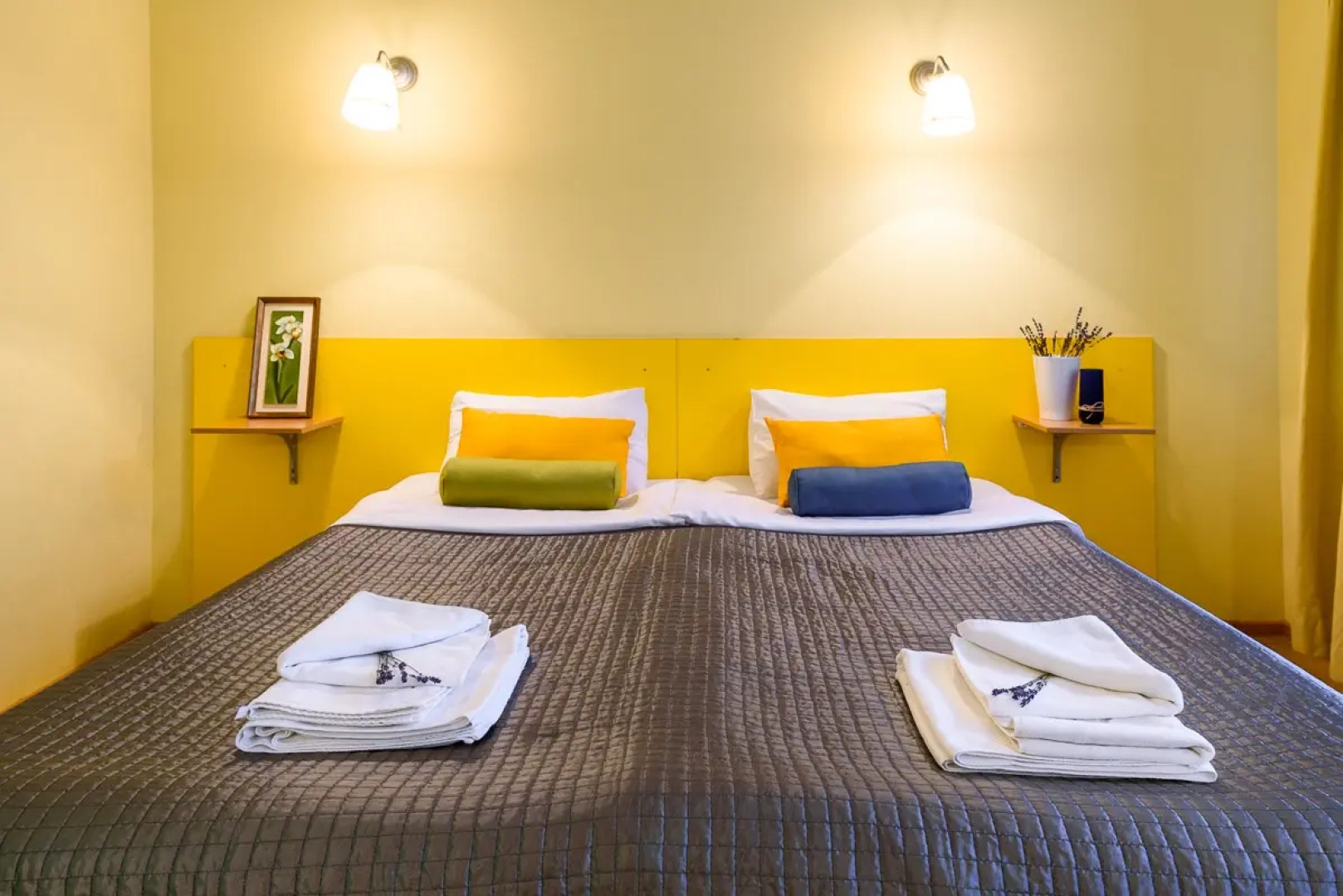 Отель Red Apple