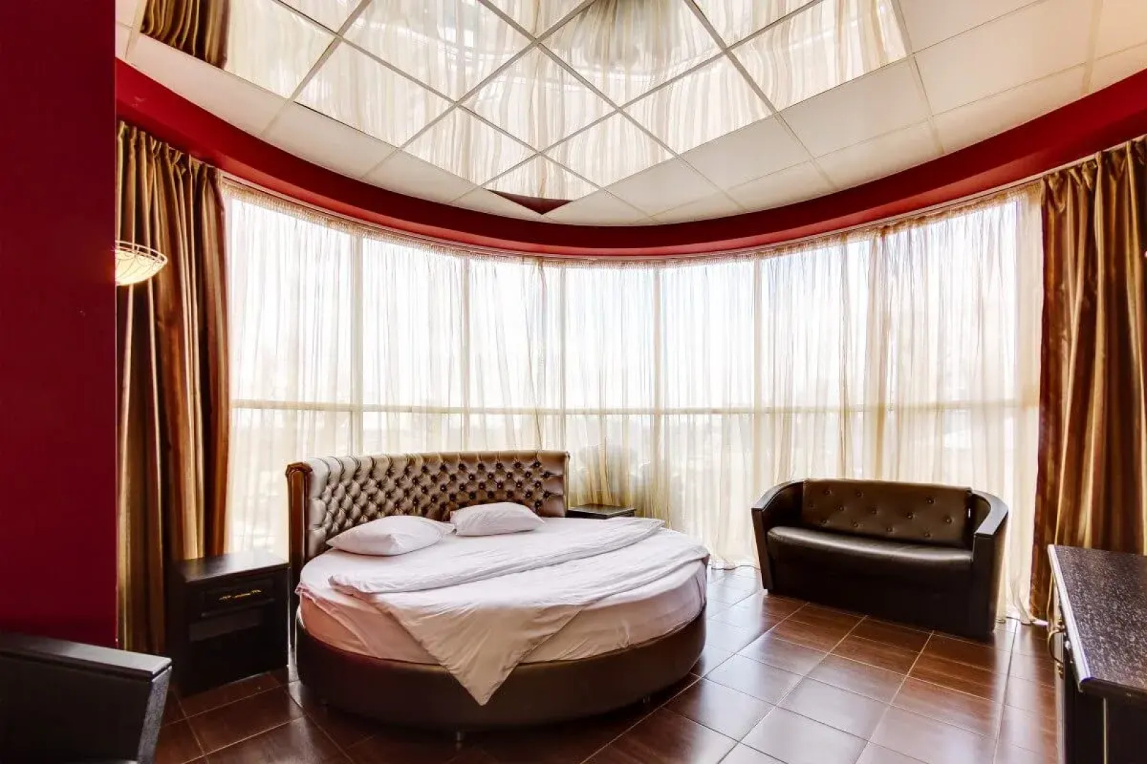 Отель Мартон Дона