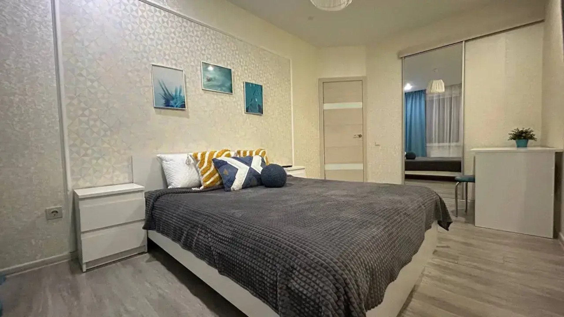 Апартаменты Голубое небо на Шоссейной, Yana Apart