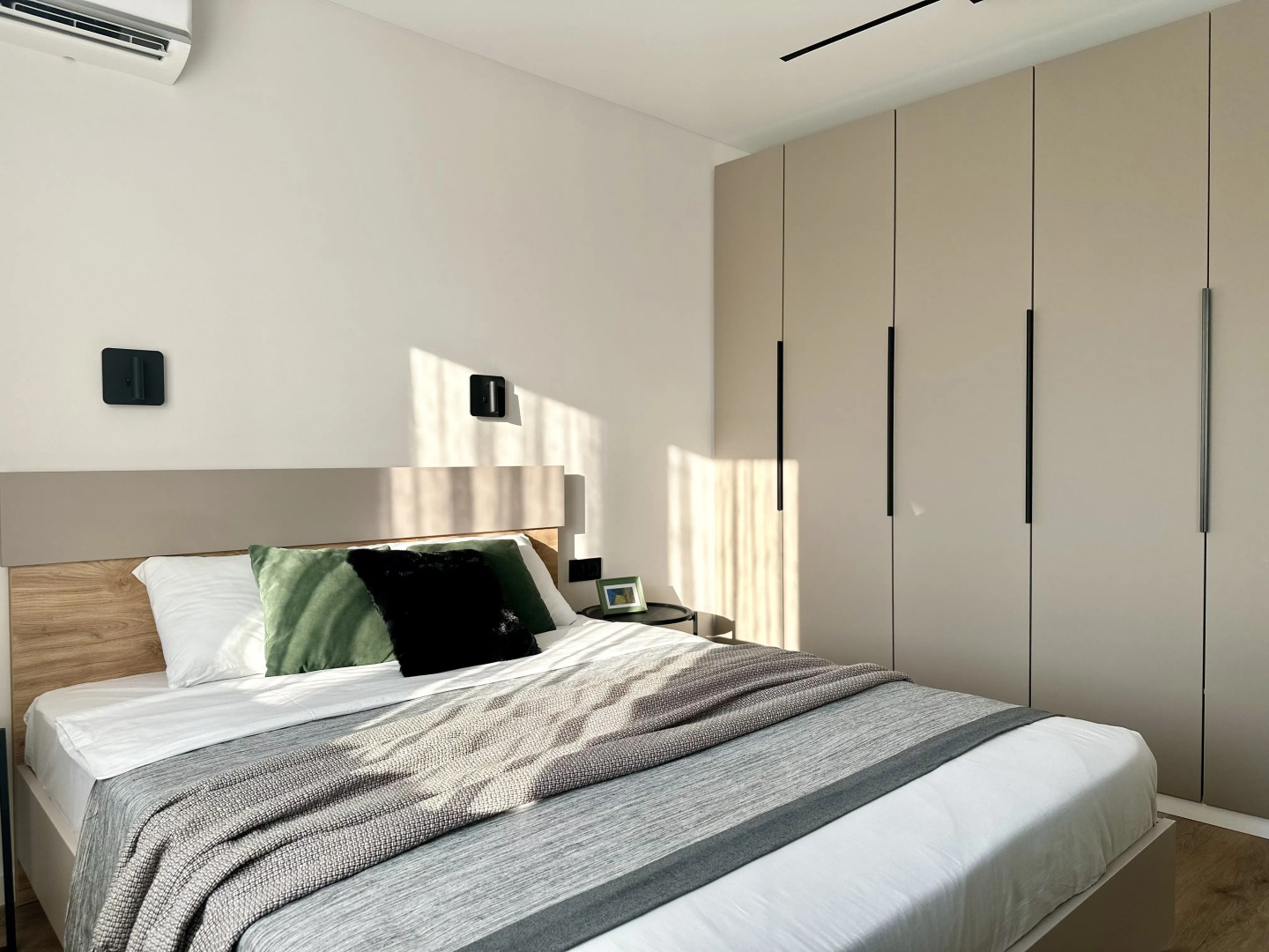 Квартира Happy Mercury просторная студия рядом с метро недалеко от центра