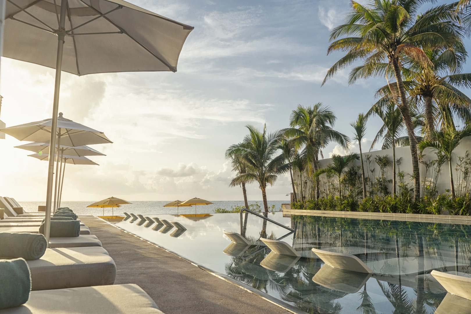 Отель The Fives Oceanfront Puerto Morelos