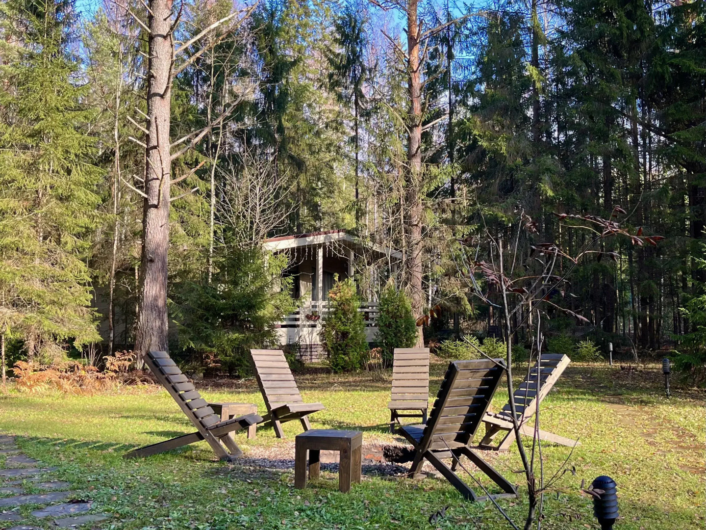Лесной домик на берегу Озера Волго на Селигере - коттеджи Сосновый бор