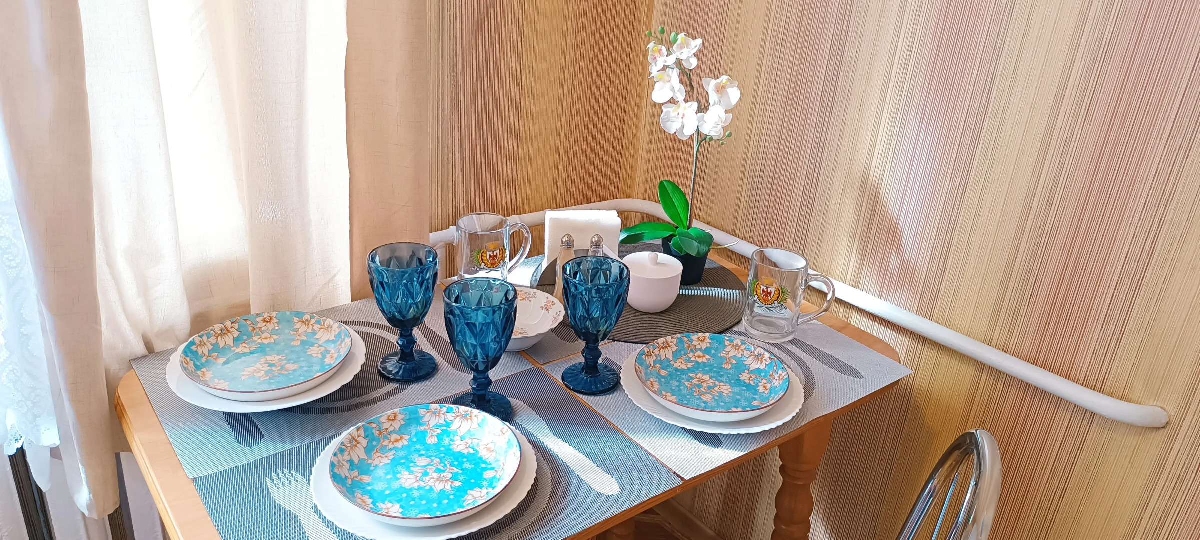 Апартаменты Центр, красивый вид на озеро, 9 этаж, лифт