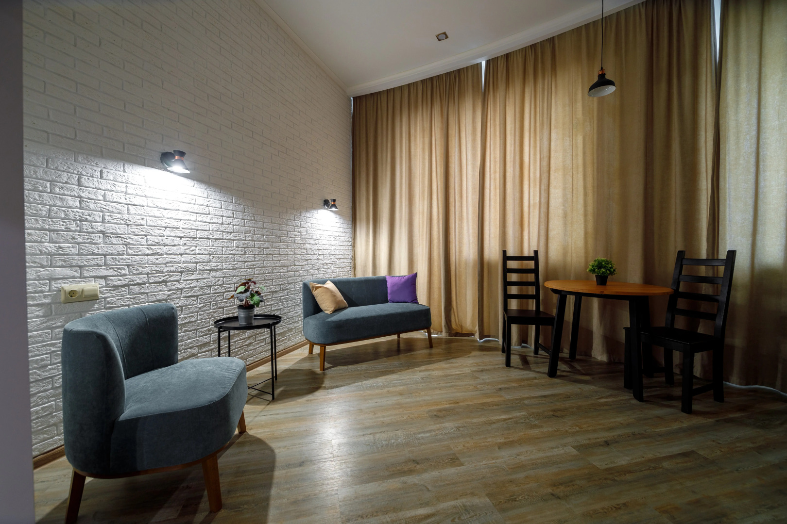 Отель Атриа