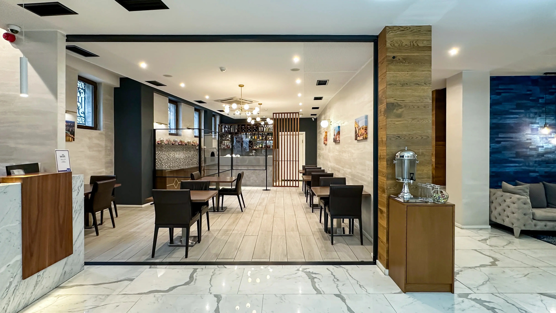 Отель Silver 39  Corner Hotel