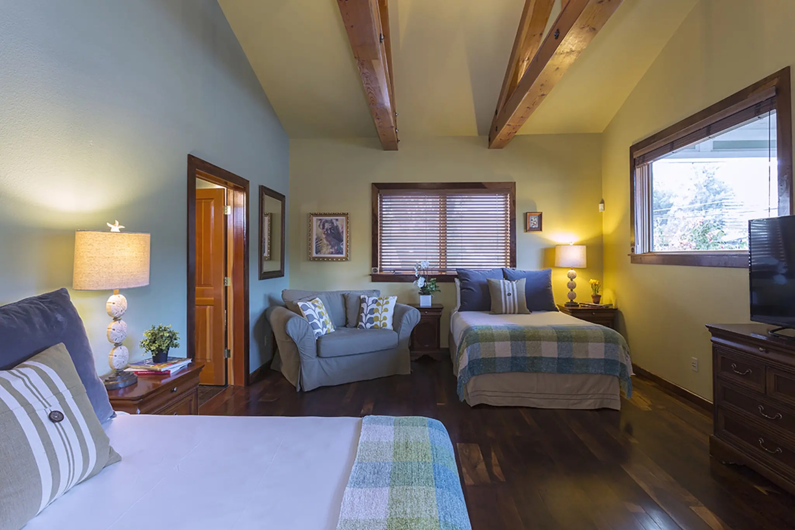 Отель The Lodge at Blue Lakes