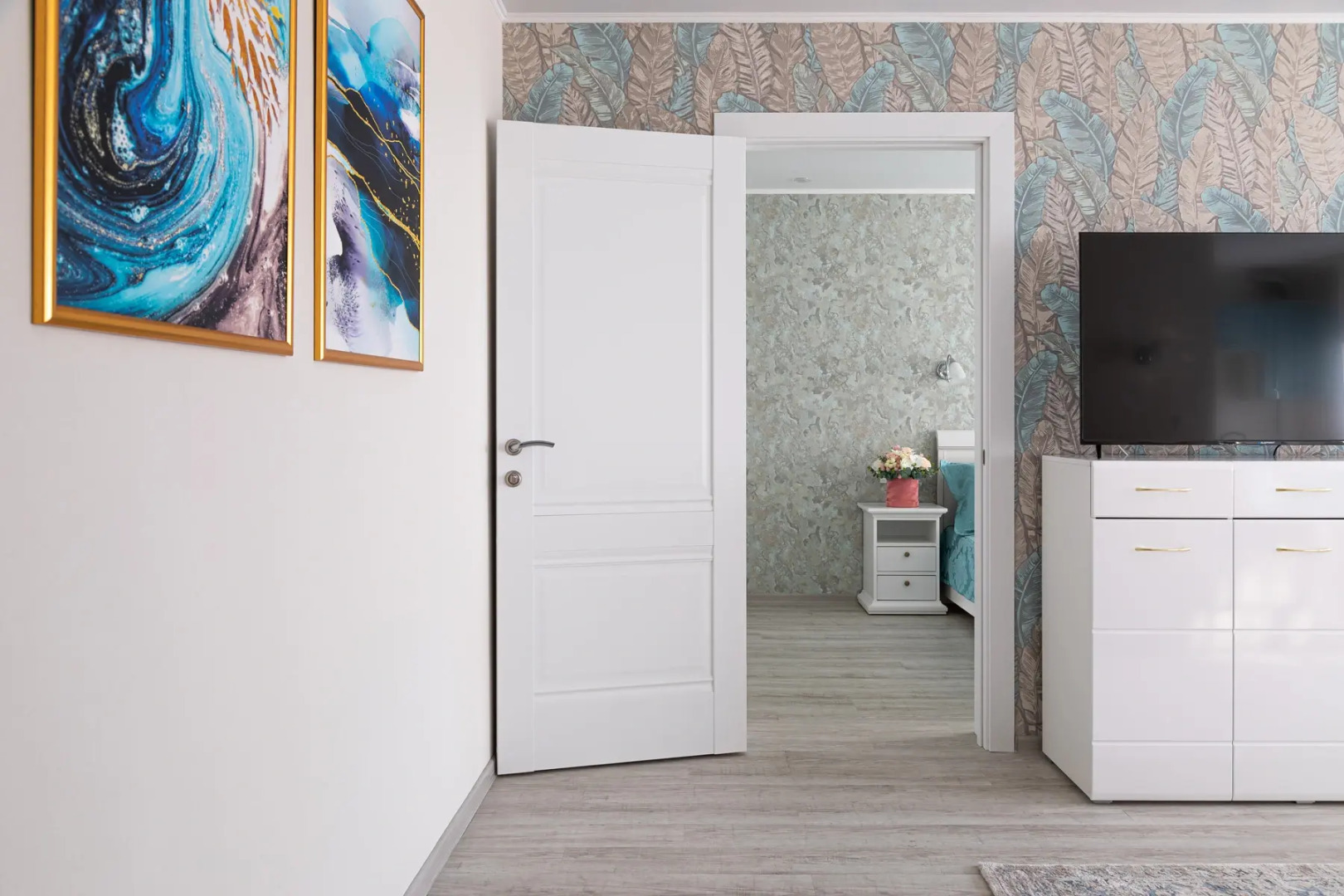 Апартаменты Kenig Holidays 2-к "Фламинго" в центре рядом с Южным вокзалом