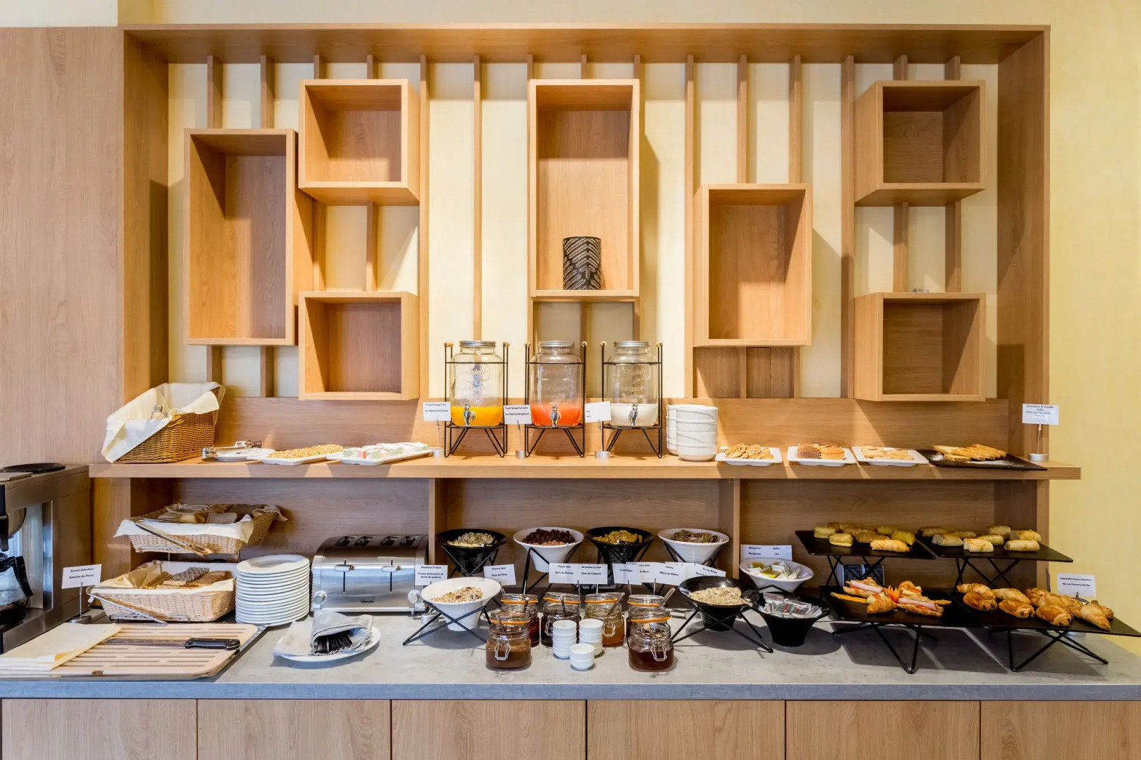 Отель Athina Suites