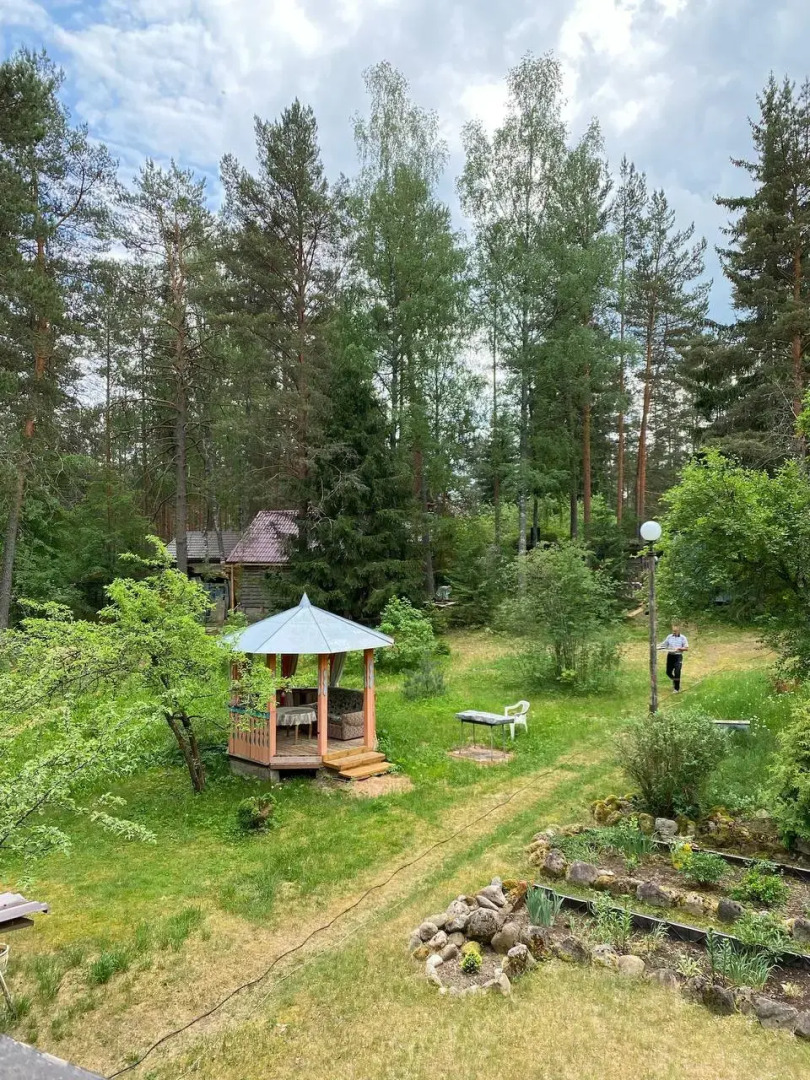 Частный дом Дом у реки в английском стиле