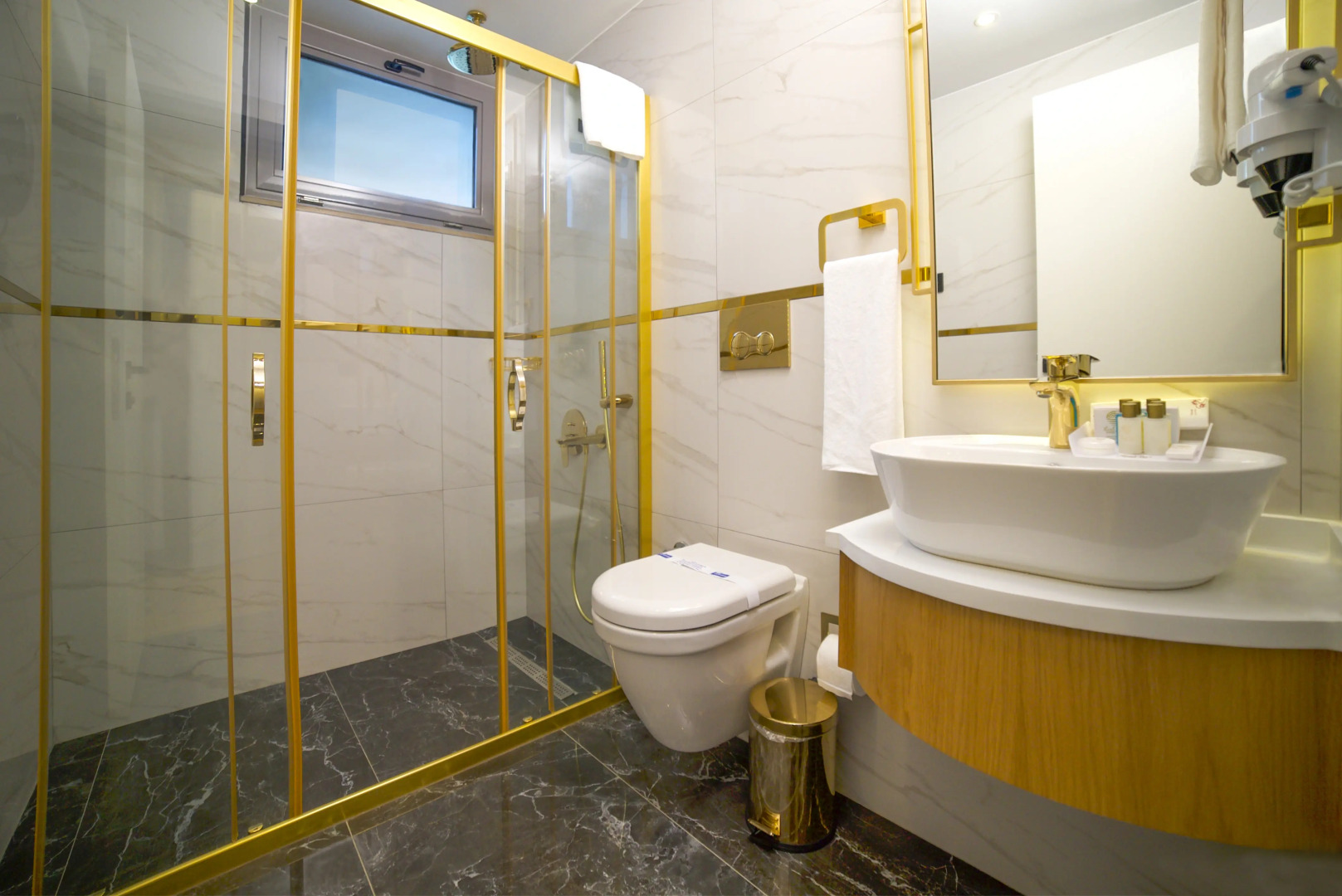 Отель Leaf Port Boutique