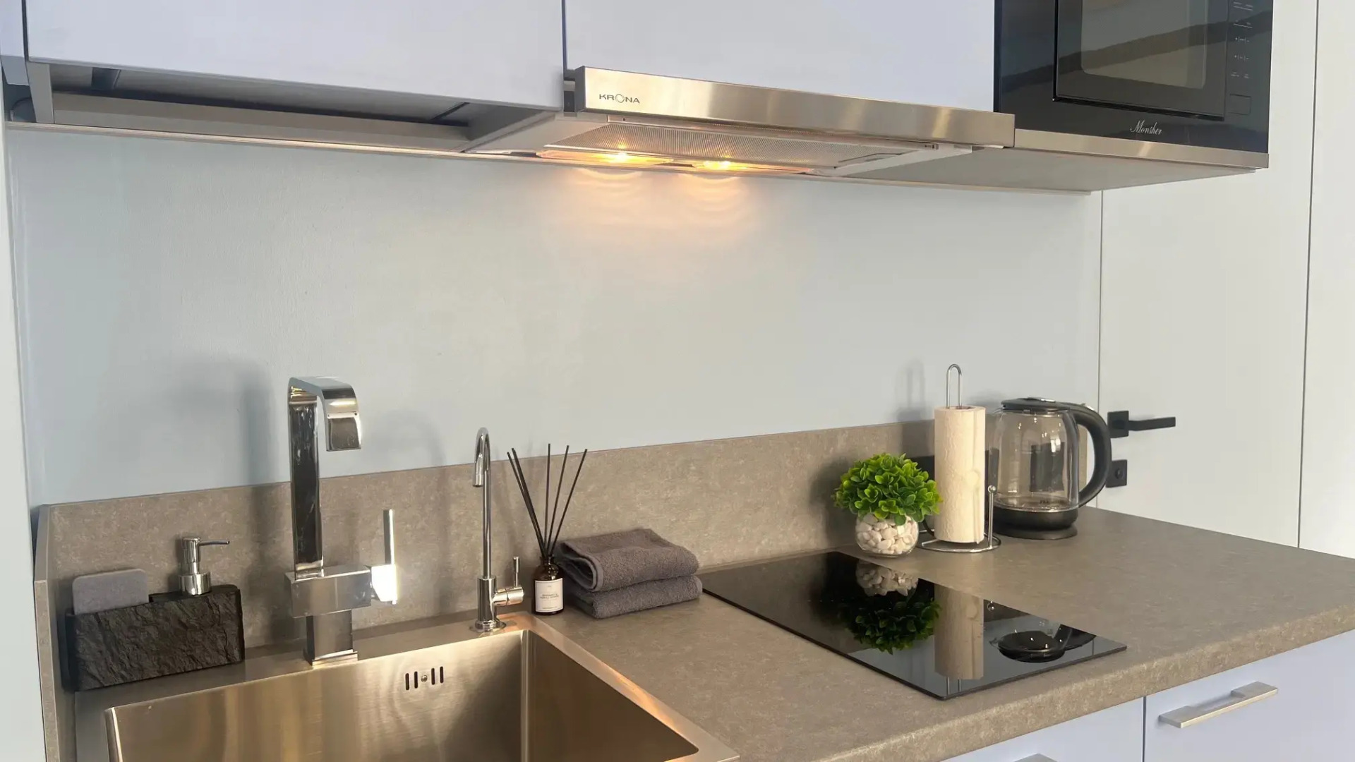 Апартаменты у Часовой Башни Голубые