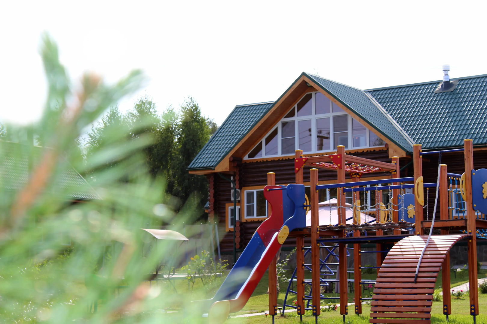 Частный дом коттедж с пятью комфортабельными спальнями