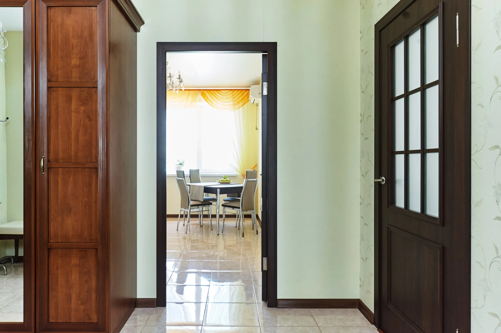 Апартаменты на Соборном 90 с видом на центр с 18 этажа