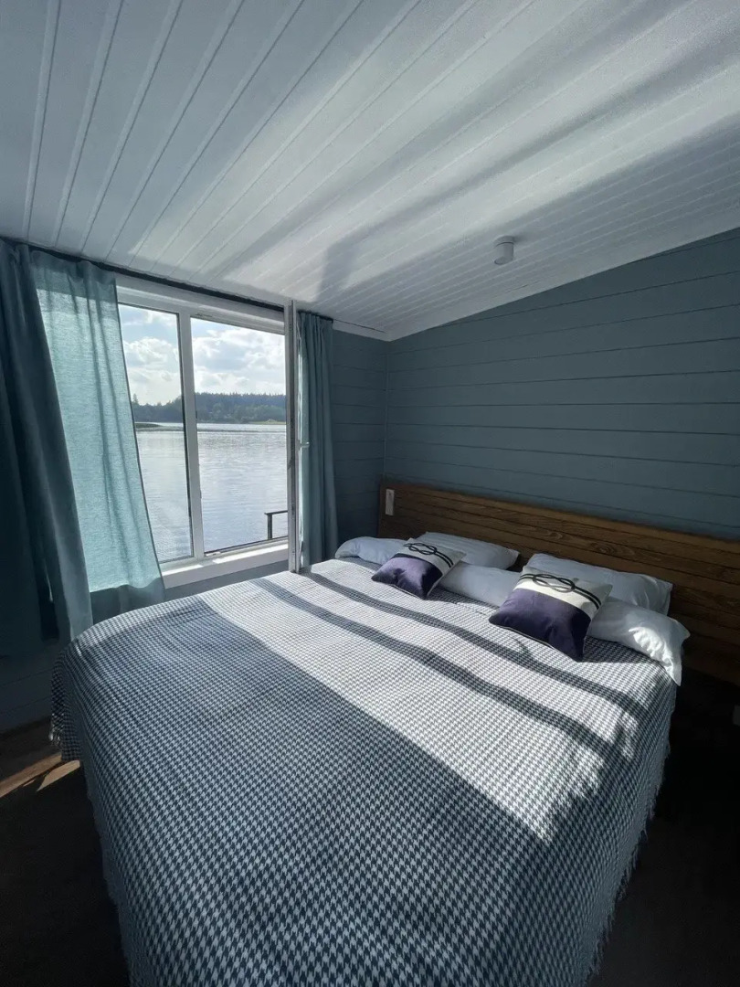 Гостевой дом на воде Наедине