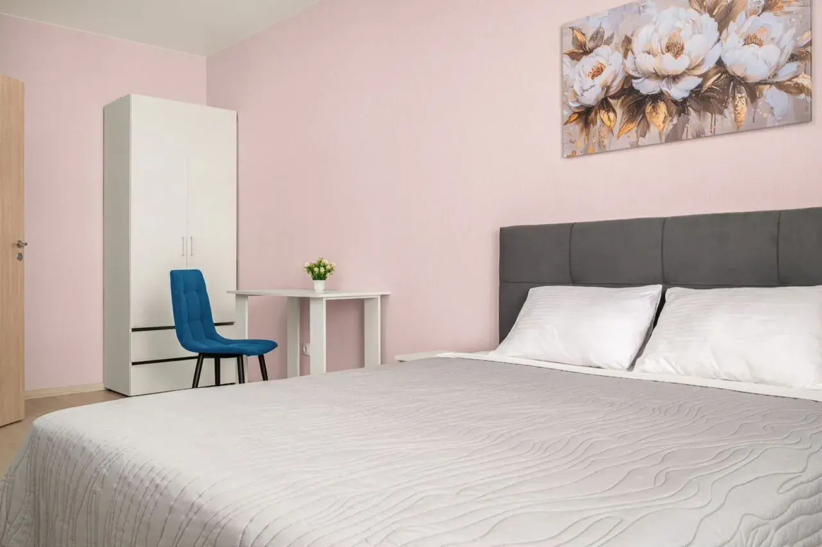 Квартира на бeрегу oзepа