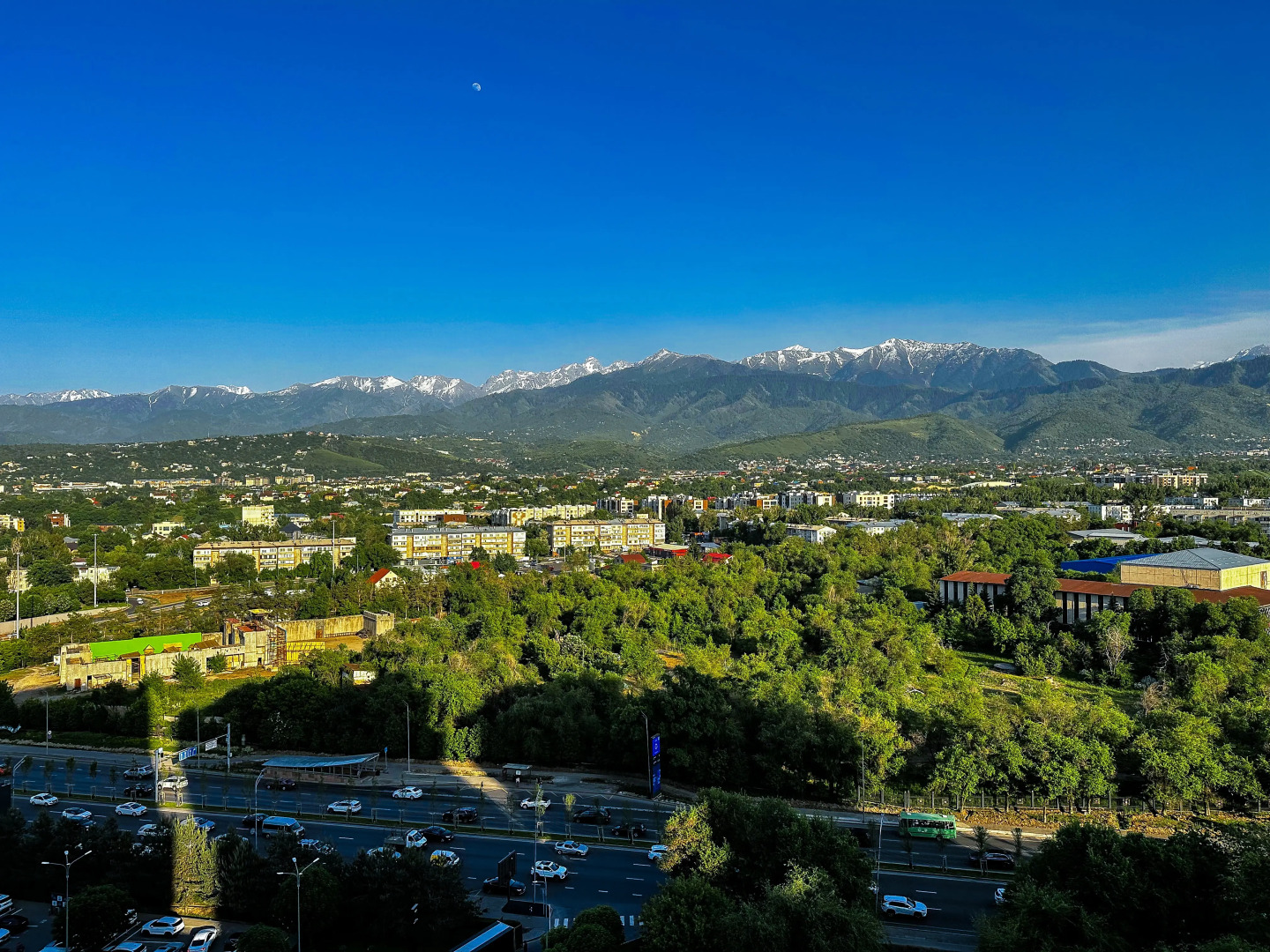 Квартира Лучшие Апартаменты Алматы Напротив ТРЦ Мега Алматы 100