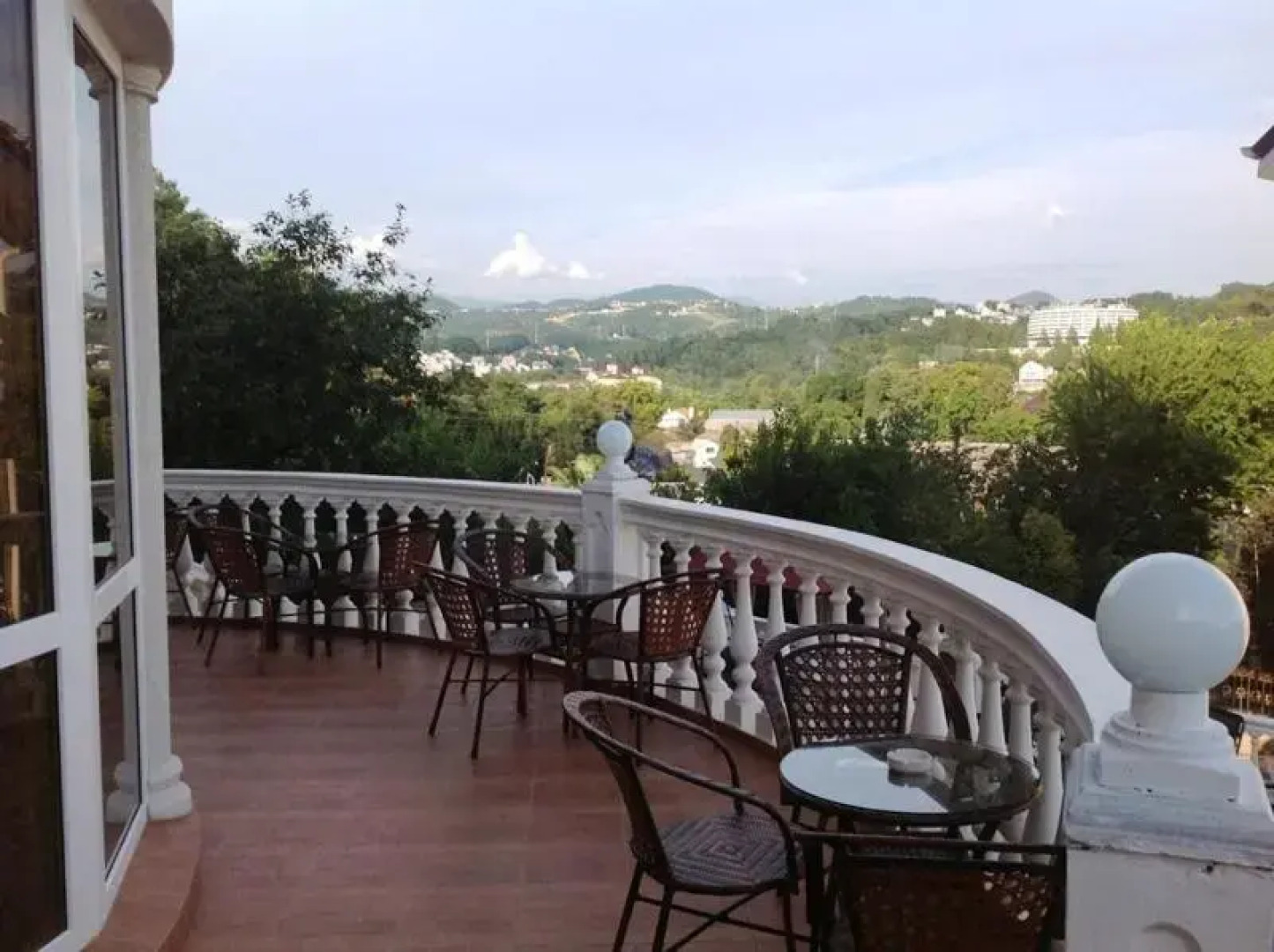 Отель Велес