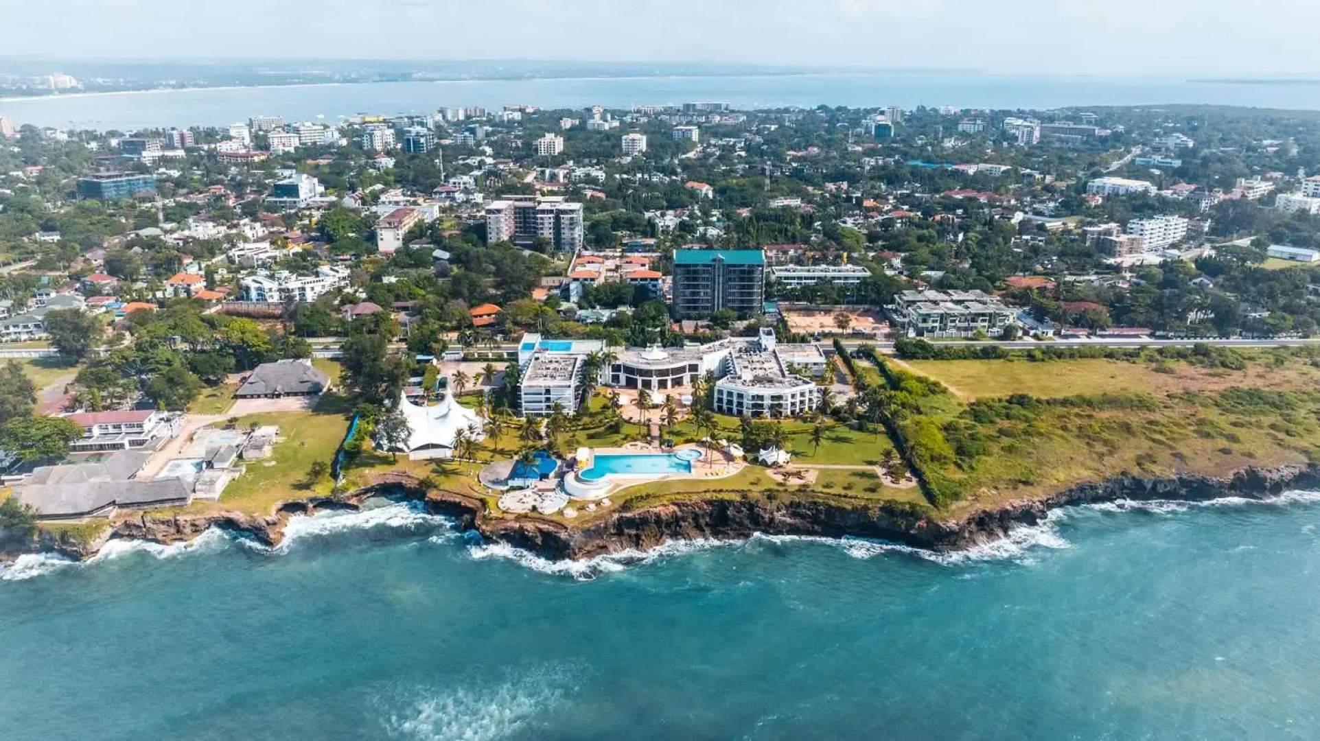 Отель Golden Tulip Dar Es Salaam