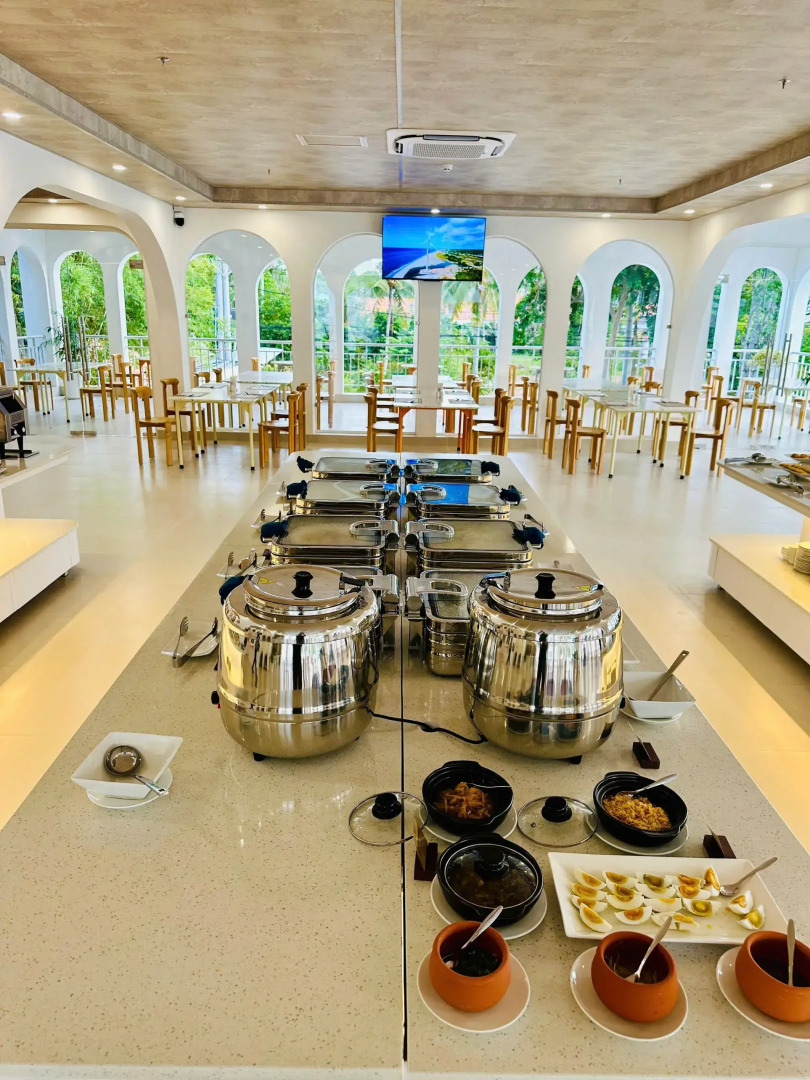 Отель The Up Phu Quoc