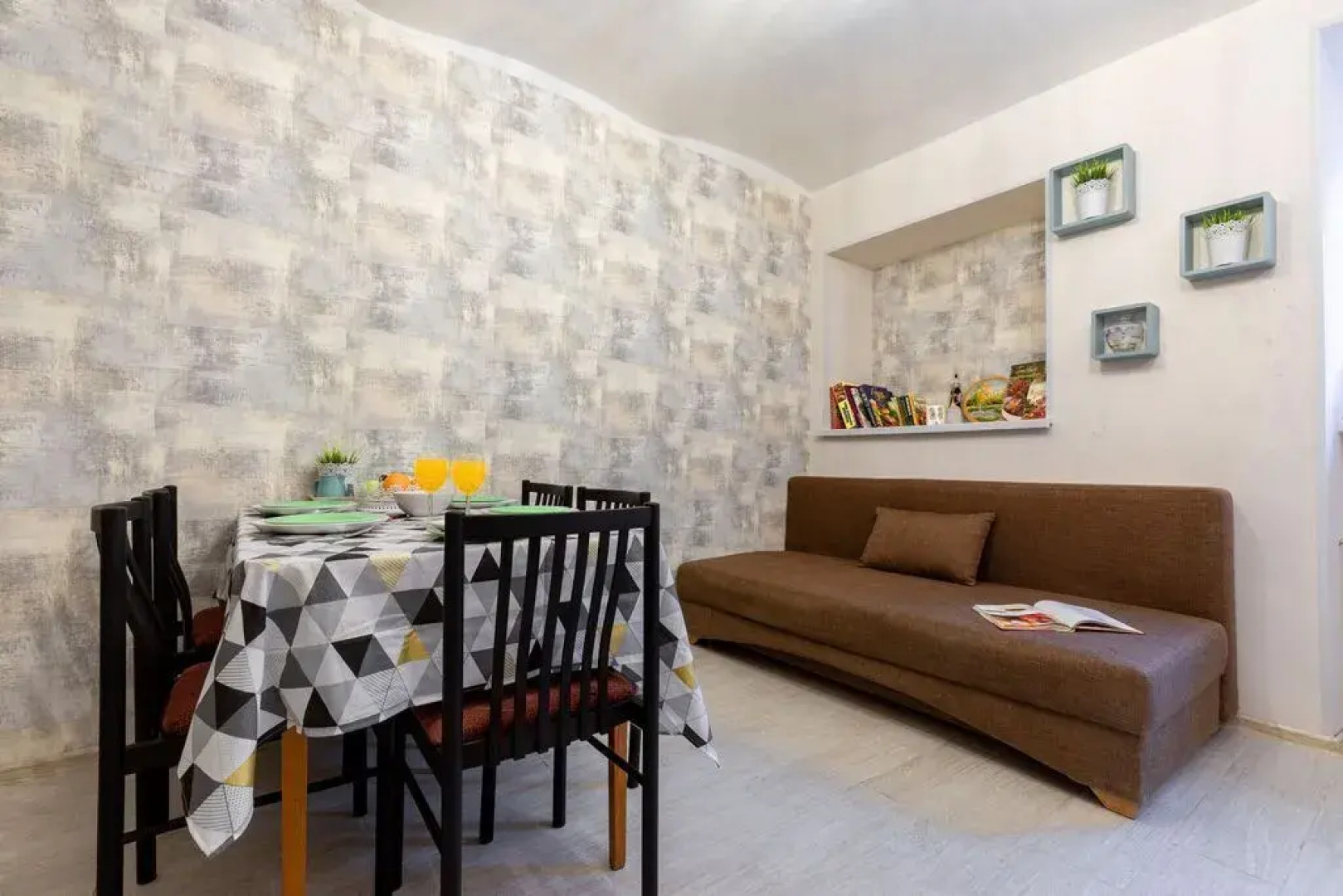 Квартира 3-комнатная в Самом Сердце Санкт-Петербурга