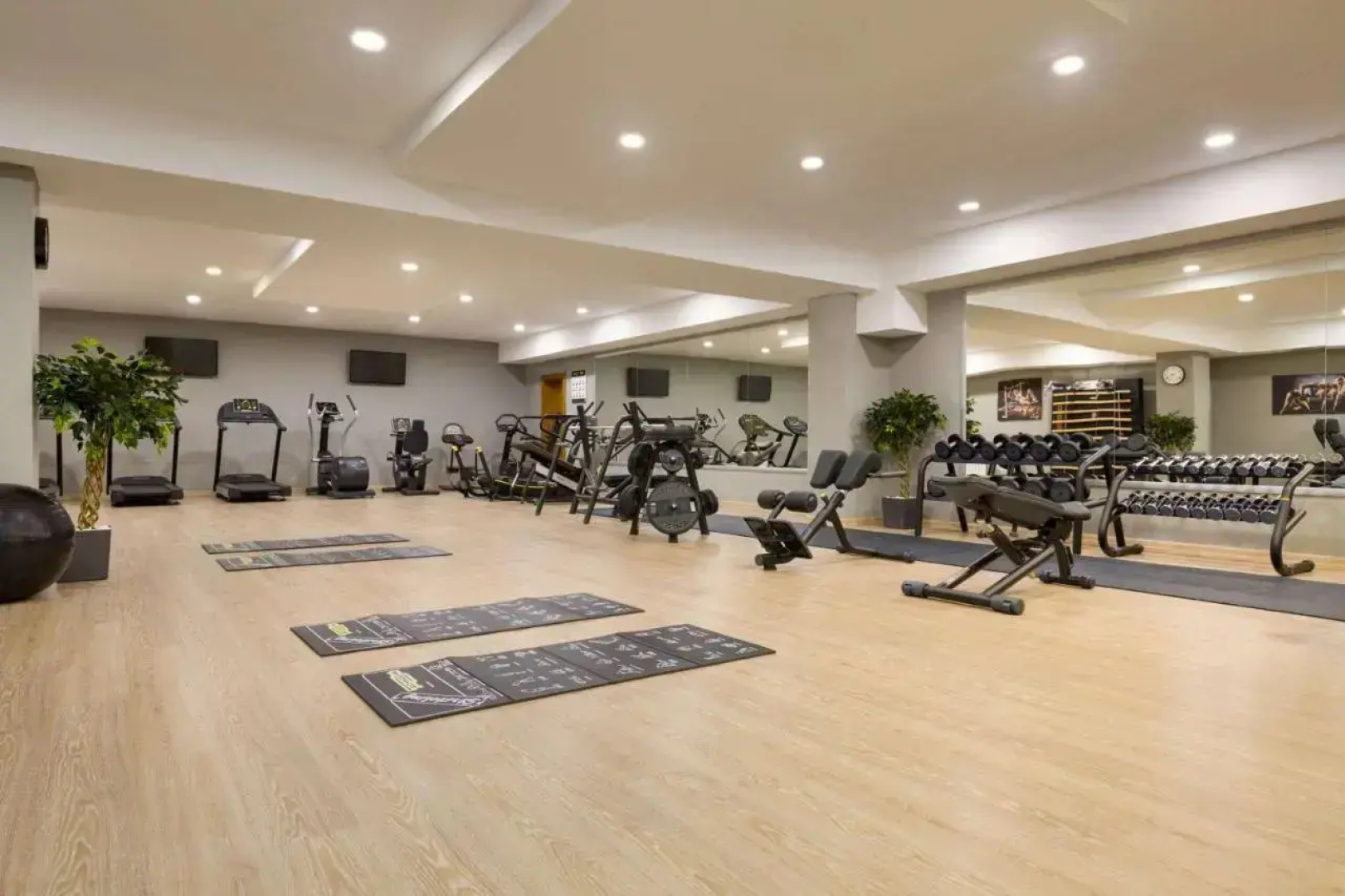Отель Wyndham Garden Astana